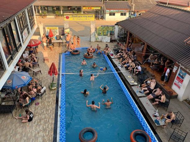 Imagen de la piscina del Hotel Nana Backpacker Hostel, Vang Vieng. Foto 16
