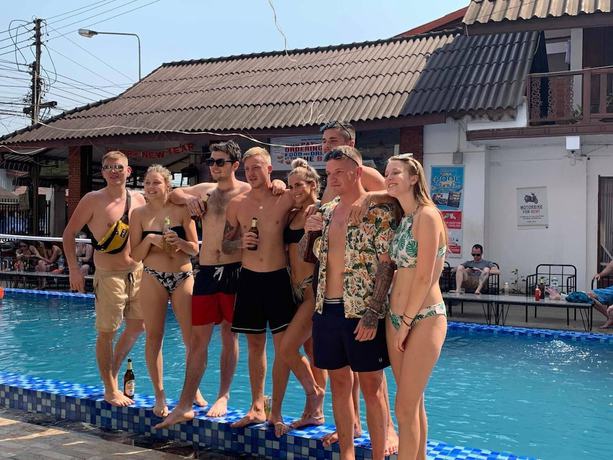 Imagen de la piscina del Hotel Nana Backpacker Hostel, Vang Vieng. Foto 17