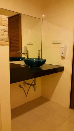 Imagen de la habitación del Hotel Nana Buri. Foto 5