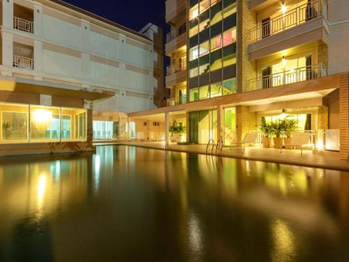 Imagen general del Hotel Nana Chat Bangsaen. Foto 3