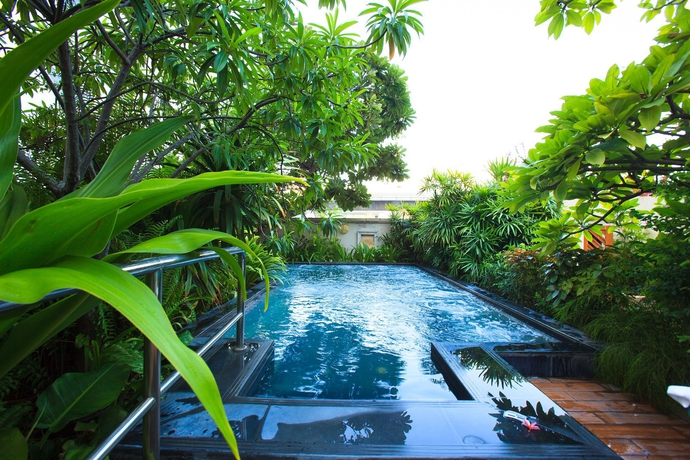 Imagen de los exteriores del Hotel Nana. Foto 9