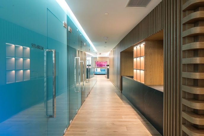 Imagen de la piscina del Hotel Nana Princess Suites, Villas and Spa. Foto 18