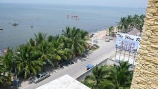 Imagen de la habitación del Hotel Nanachart Bangsaen. Foto 8