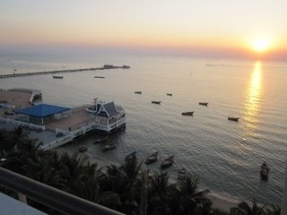 Imagen general del Hotel Nanachart Bangsaen. Foto 4
