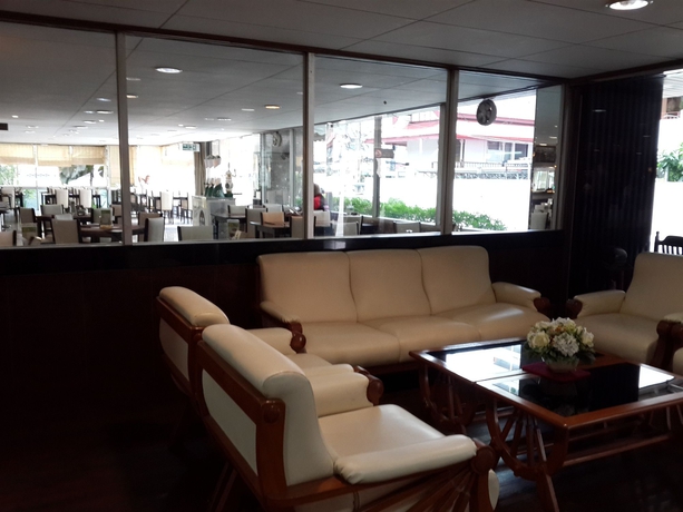 Imagen de los interiores del Hotel Nanatai Suites. Foto 5