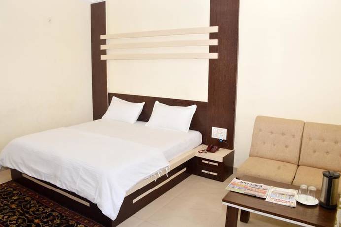 Imagen de la habitación del Hotel Nand Residency. Foto 11