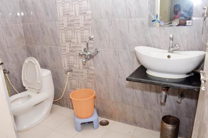 Imagen de la habitación del Hotel Nand Residency. Foto 12