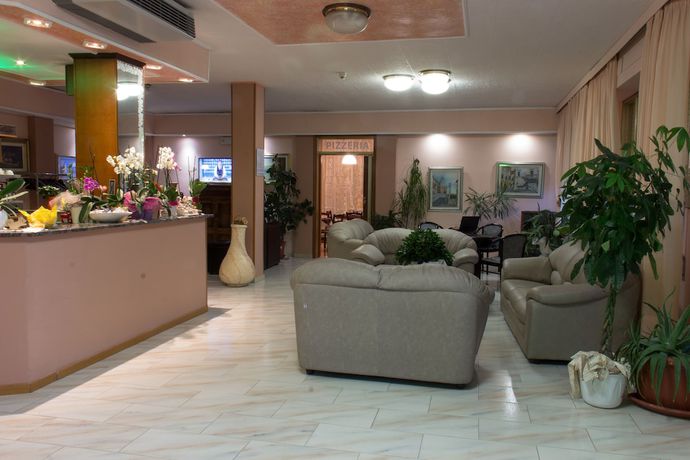 Imagen de los interiores del Hotel Nanda, Chianciano Terme. Foto 20