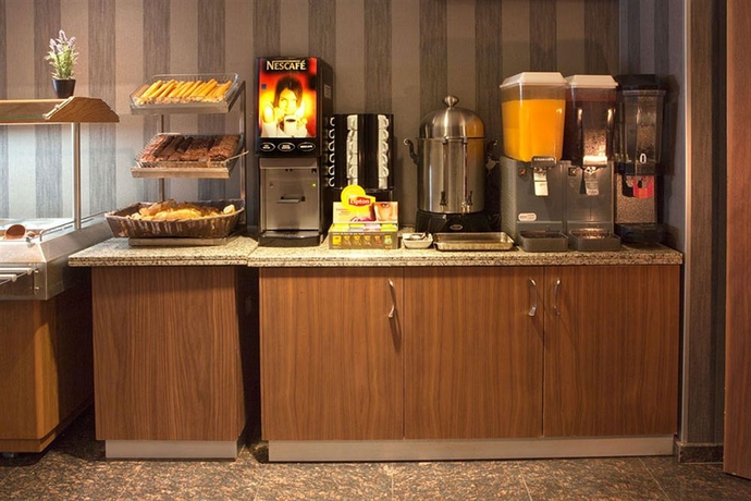 Imagen del bar/restaurante del Hotel Nanda. Foto 7