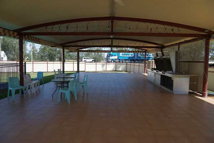 Imagen de los exteriores del Hotel Nandewar Motor Inn. Foto 16