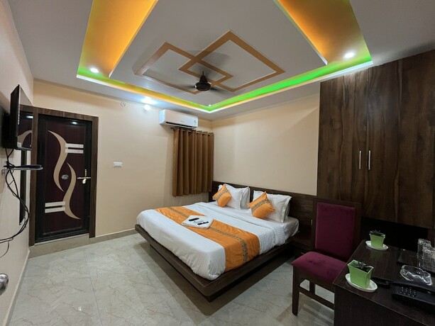 Imagen de la habitación del Hotel Nandini Grand. Foto 17