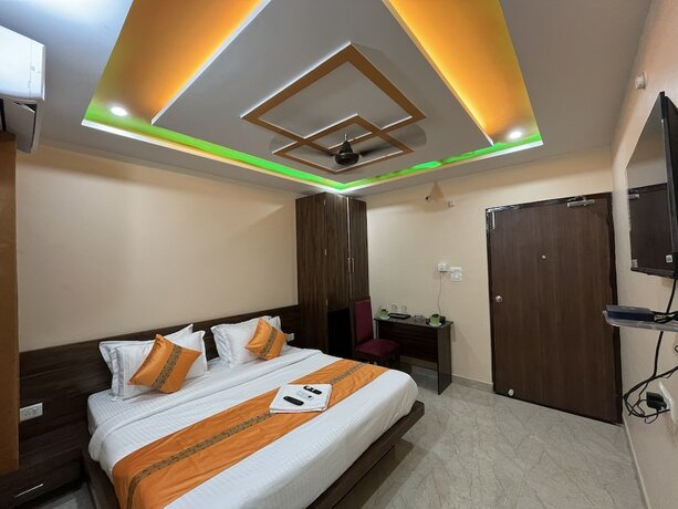 Imagen de la habitación del Hotel Nandini Grand. Foto 19