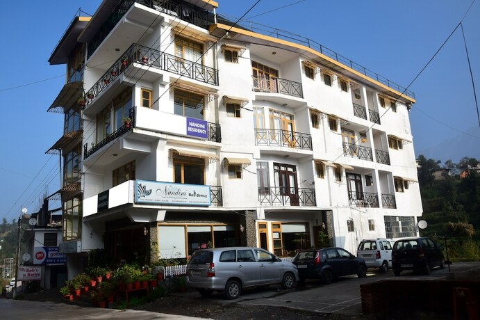 Imagen general del Hotel Nandini Residency, Kangra. Foto 10