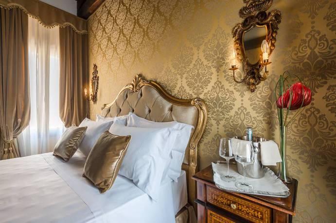Imagen de la habitación del Hotel Nani Mocenigo Palace. Foto 11