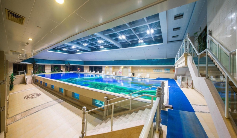 Imagen de la piscina del Hotel Nanjiao Shanghai. Foto 16