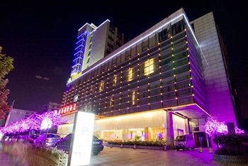Imagen de los exteriores del Hotel Nanjing Days International. Foto 8