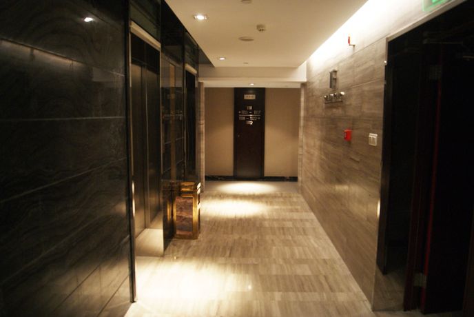 Imagen de los interiores del Hotel Nanjing Kaibin Apartment Zhujianglu Muma. Foto 17