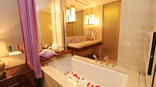 Imagen general del Hotel Nanjing Yutimes Hotel. Foto 8
