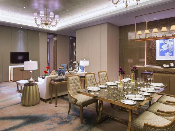 Imagen del bar/restaurante del Hotel Nanning Wanda Mandarin Hotel. Foto 9