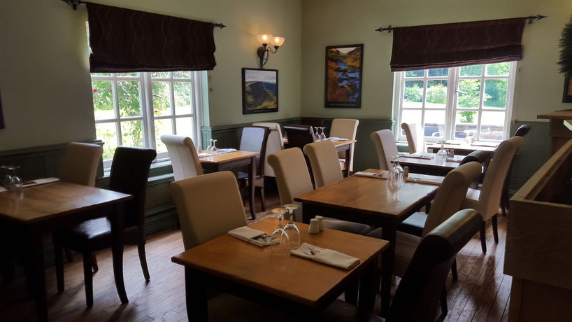 Imagen del bar/restaurante del Hotel Nant Ddu Lodge. Foto 1