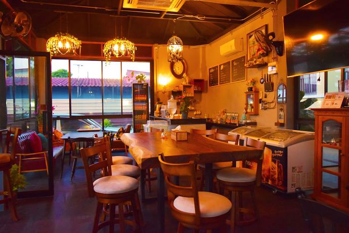 Imagen del bar/restaurante del Hotel Nantharom and Restaurant. Foto 4