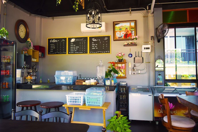 Imagen del bar/restaurante del Hotel Nantharom and Restaurant. Foto 6