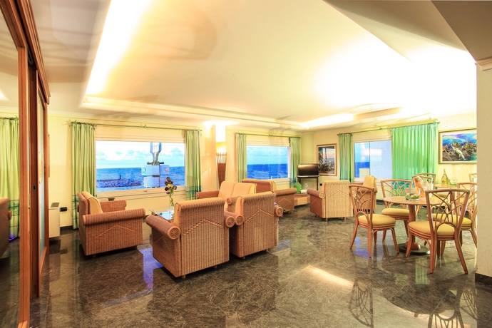 Imagen de los interiores del Hotel Nantis. Foto 16