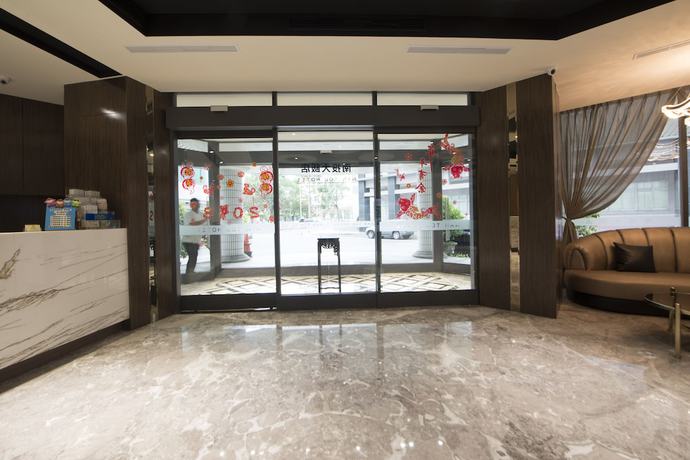 Imagen de los interiores del Hotel Nantou. Foto 18