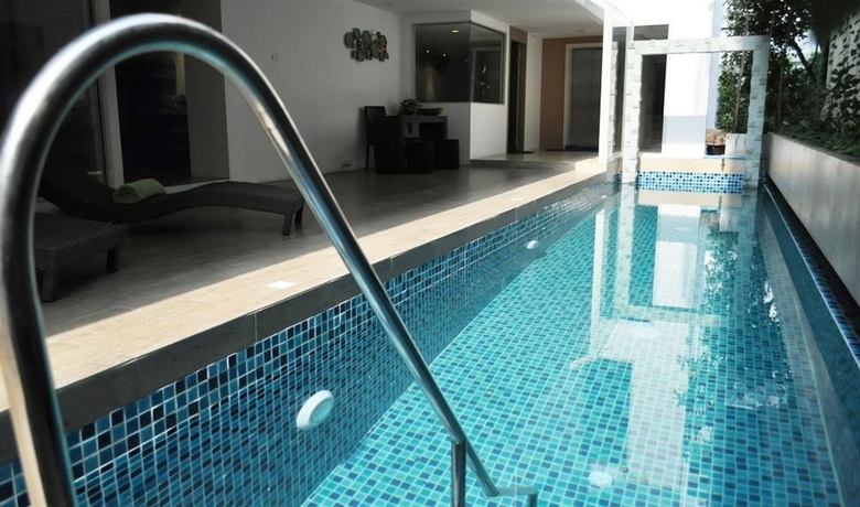 Imagen de la piscina del Hotel Nantra Retreat and Spa. Foto 9