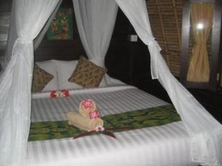 Imagen general del Hotel Nanuks Lembongan Bungalows. Foto 4