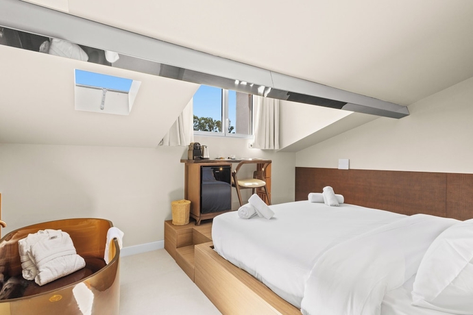 Imagen de la habitación del Hotel Naomi Cannes. Foto 10