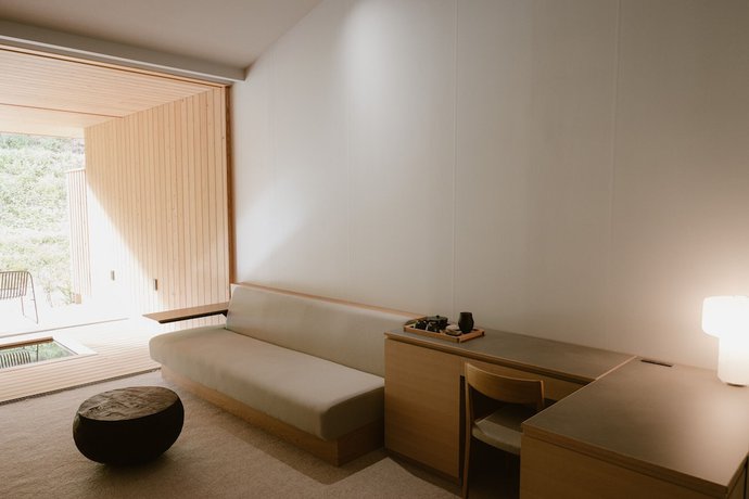 Imagen de la habitación del Hotel Naoshima Ryokan. Foto 10