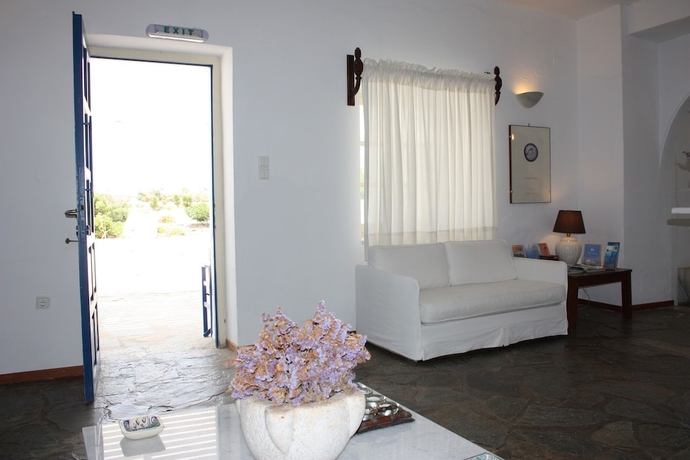 Imagen de los interiores del Hotel Naoussa Paros by Booking Kottas. Foto 17