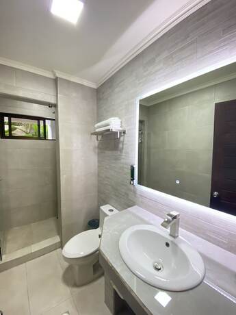 Imagen de la habitación del Hotel Naoz. Foto 14