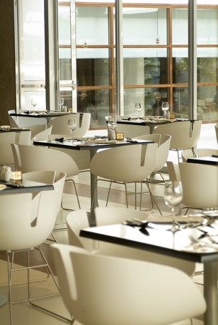 Imagen del bar/restaurante del Hotel Napa Mermaid and Suites. Foto 2