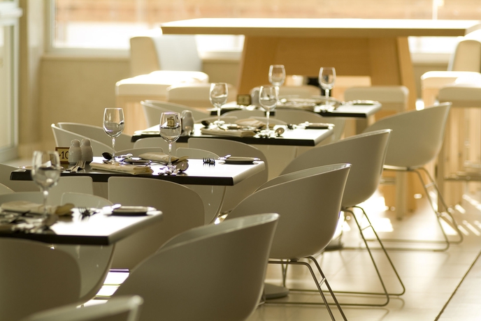 Imagen del bar/restaurante del Hotel Napa Mermaid and Suites. Foto 3