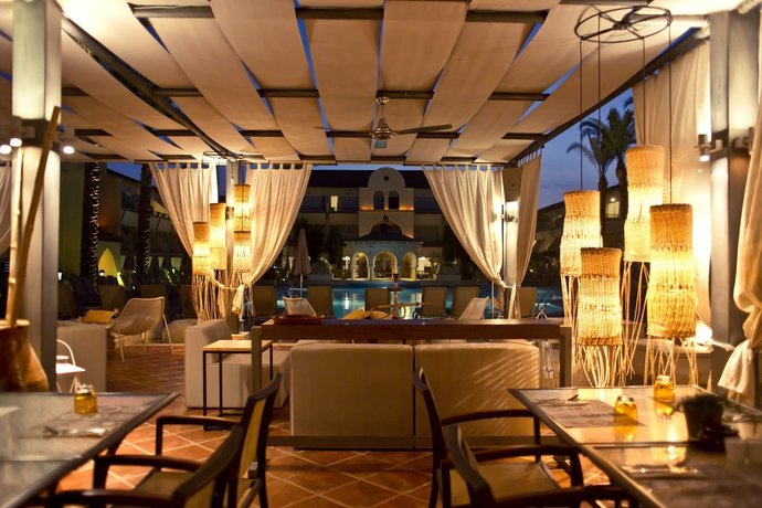 Imagen de la piscina del Hotel Napa Plaza - Adults Only. Foto 15