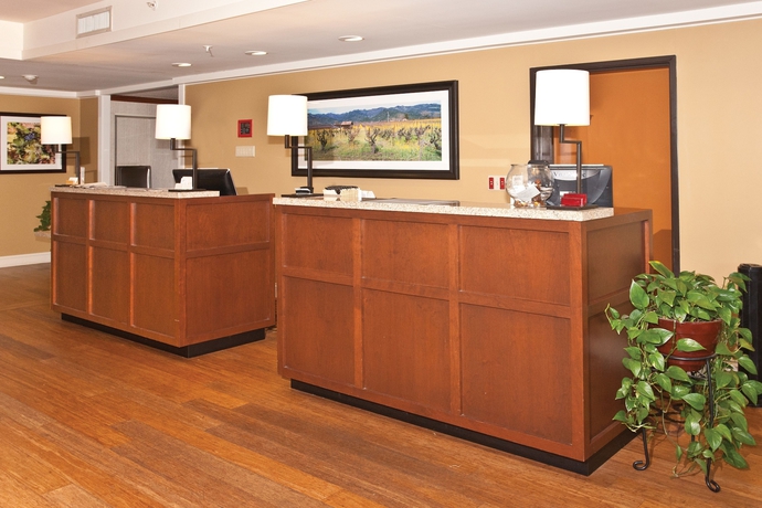 Imagen de los interiores del Hotel Napa Winery Inn. Foto 19