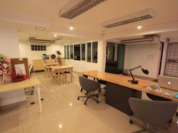 Imagen de los interiores del Hotel Napaville Huai Khwang. Foto 8