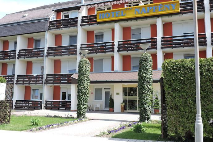 Imagen general del Hotel Napf&eacute;ny. Foto 3