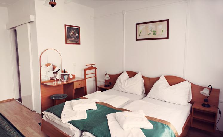 Imagen de la habitación del Hotel Napf&eacute;ny. Foto 10