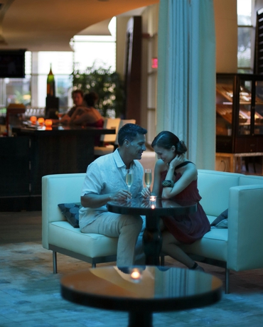 Imagen del bar/restaurante del Hotel Naples Grande Beach Resort. Foto 2