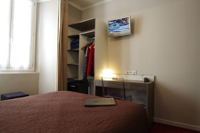 Imagen de la habitación del Hotel Napoléon, Bastia. Foto 7