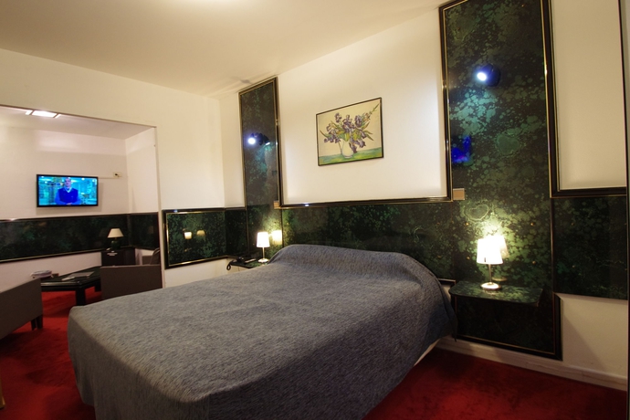 Imagen de la habitación del Hotel Napoléon, Bastia. Foto 12