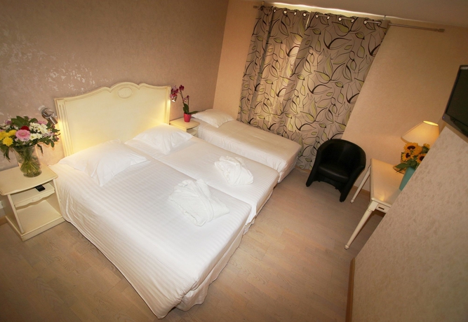 Imagen de la habitación del Hotel Napoléon, La Turbie. Foto 3