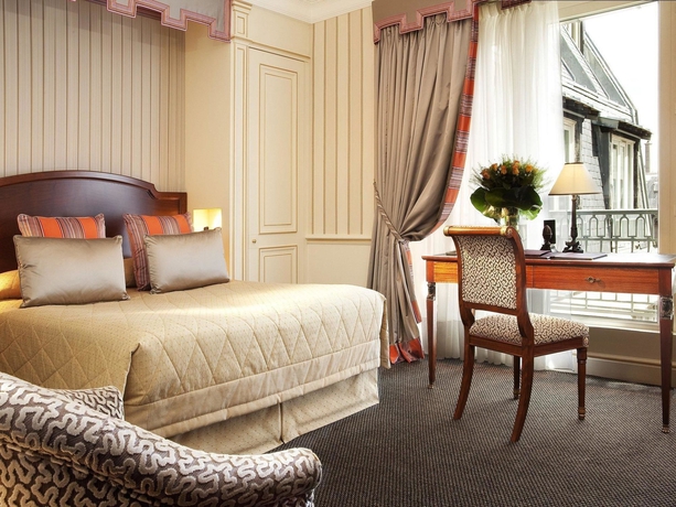 Imagen de la habitación del Hotel Napoleon, Arco del Triunfo-El&iacute;seo. Foto 6