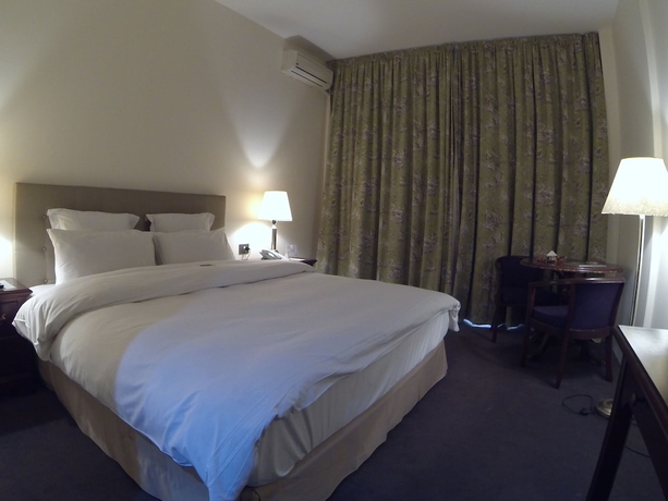 Imagen de la habitación del Hotel Napoleon, Beirut. Foto 7