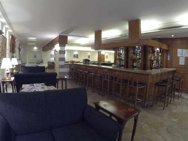 Imagen del bar/restaurante del Hotel Napoleon, Beirut. Foto 2