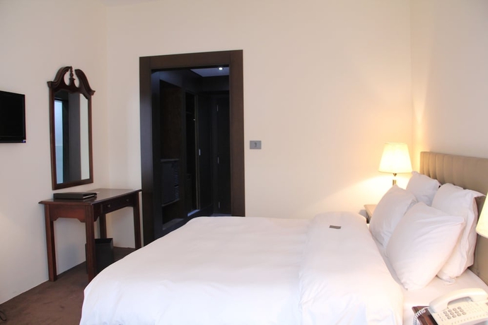 Imagen de la habitación del Hotel Napoleon, Beirut. Foto 14