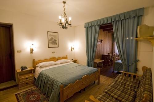 Imagen de la habitación del Hotel Napoleon, Champeriou. Foto 4